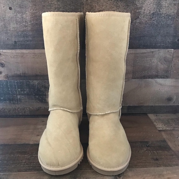 Ugg Boots Woman’s Size 5 NWOT - Picture 1 of 9